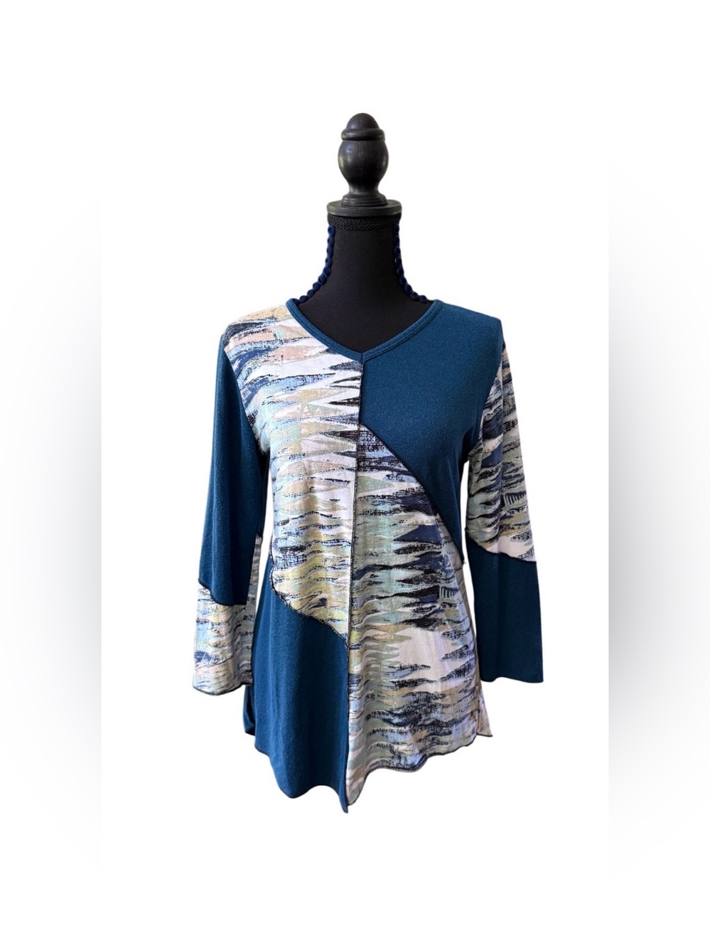 Parsley & Sage Teal and White Mixed-Print V-Neck Tunic